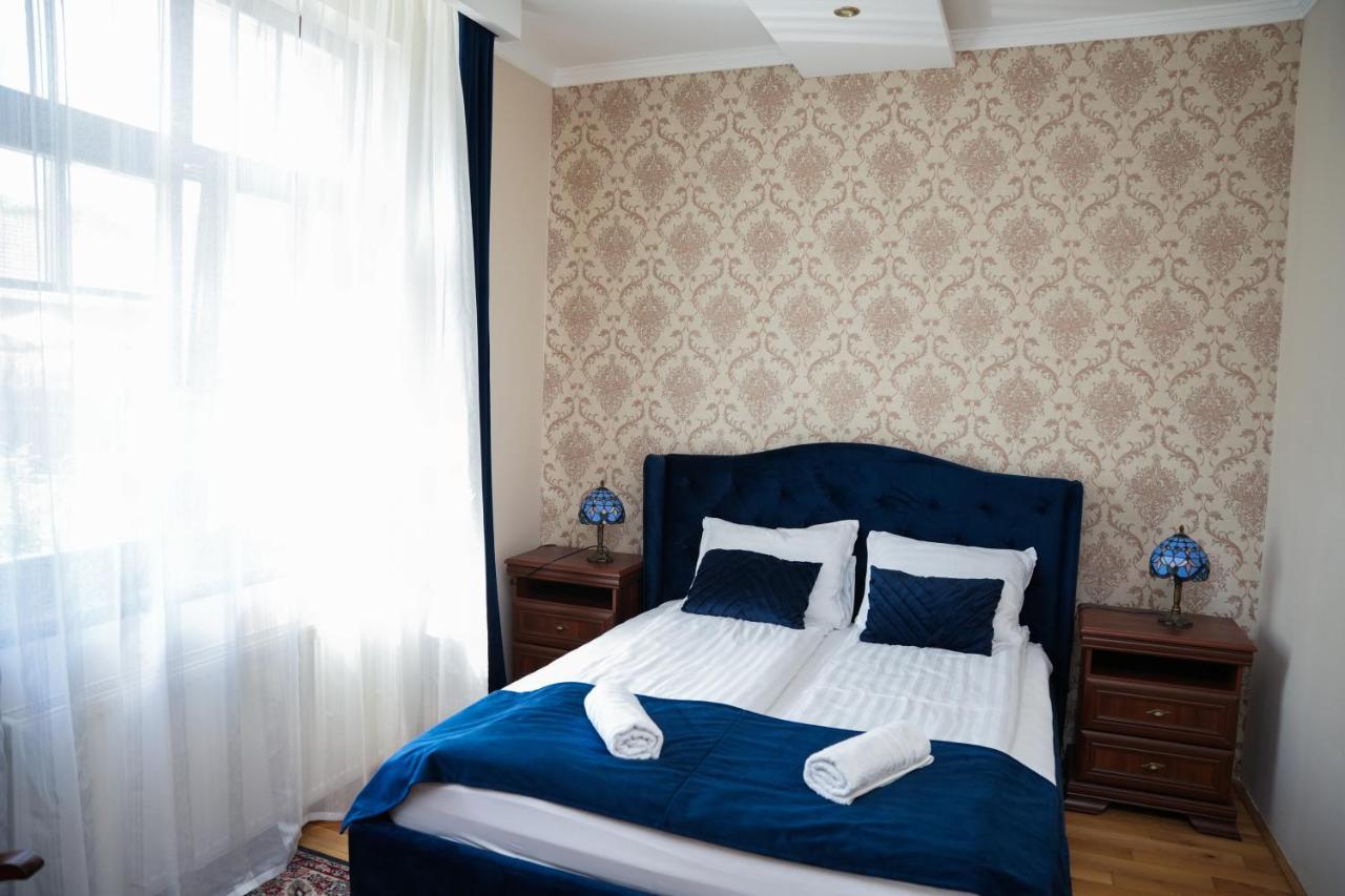Varkert Deluxe Apartmanhaz Miskolc Buitenkant foto