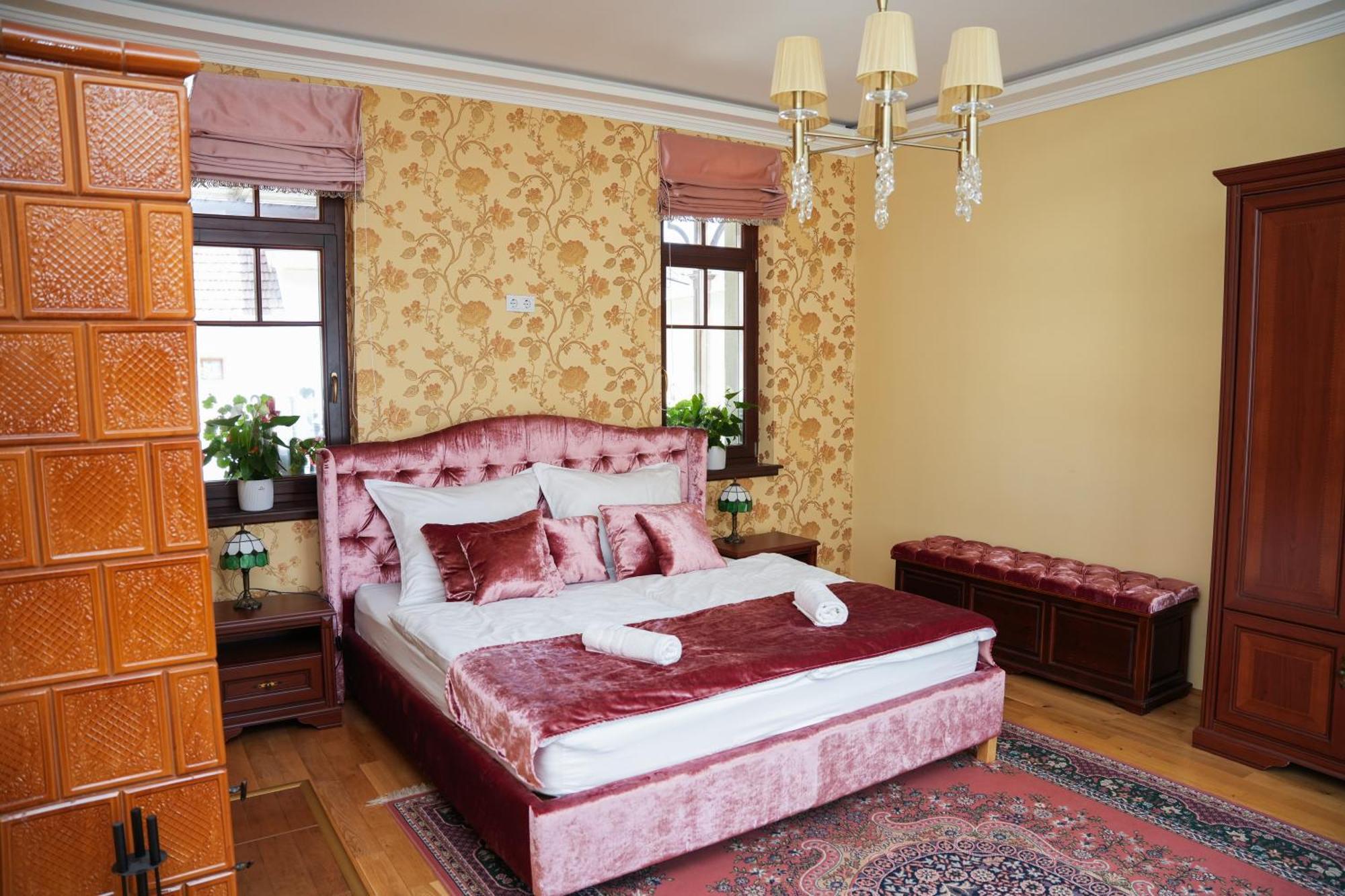 Varkert Deluxe Apartmanhaz Miskolc Buitenkant foto