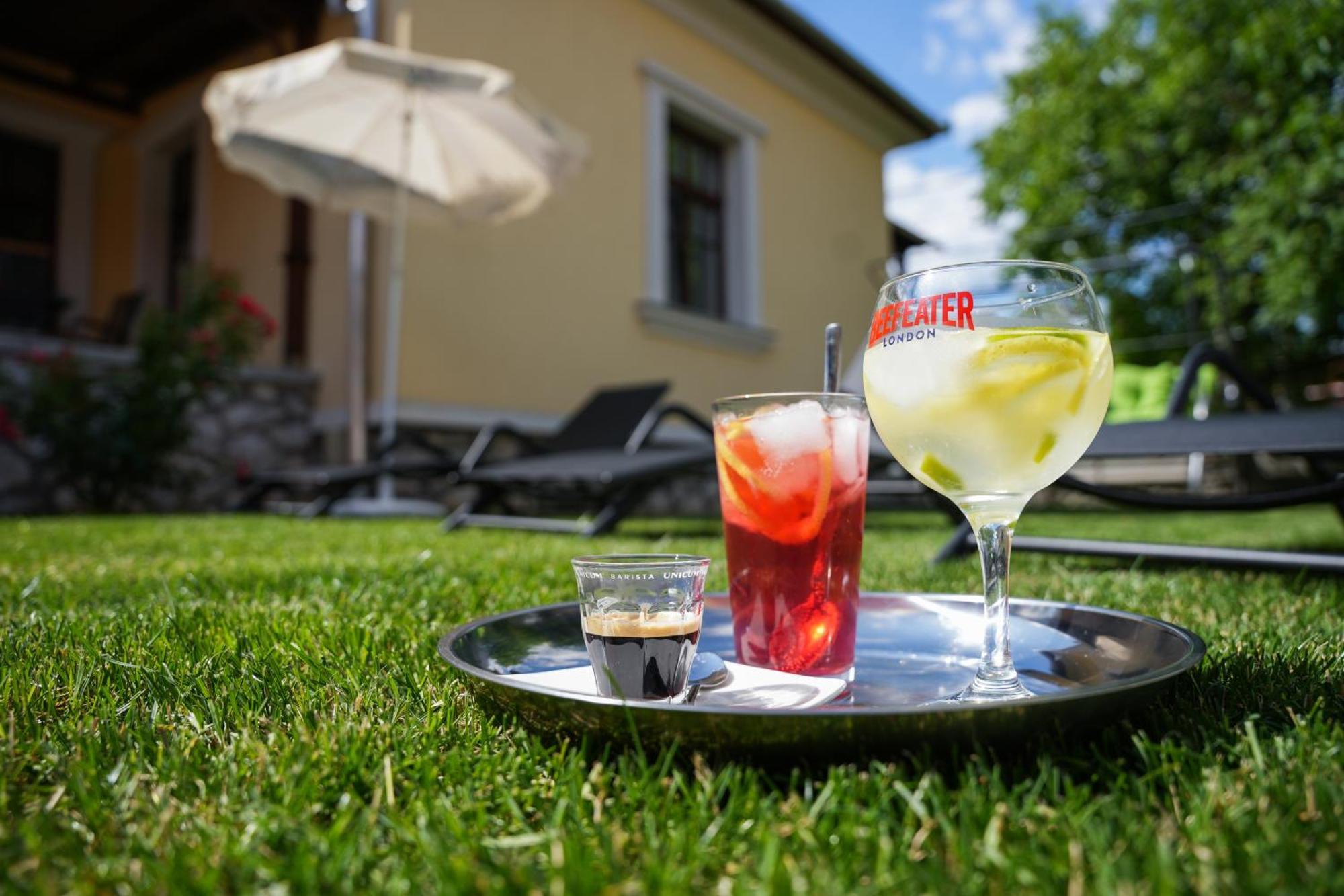 Varkert Deluxe Apartmanhaz Miskolc Buitenkant foto